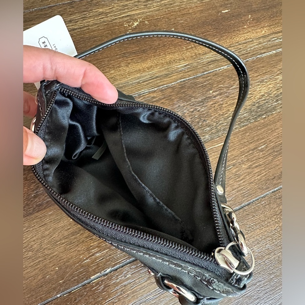 NWT coach wristlet - Picture 9 of 9